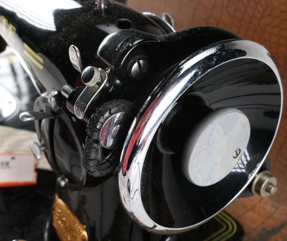 Elite Sewing Machine Corp Sewing Machine