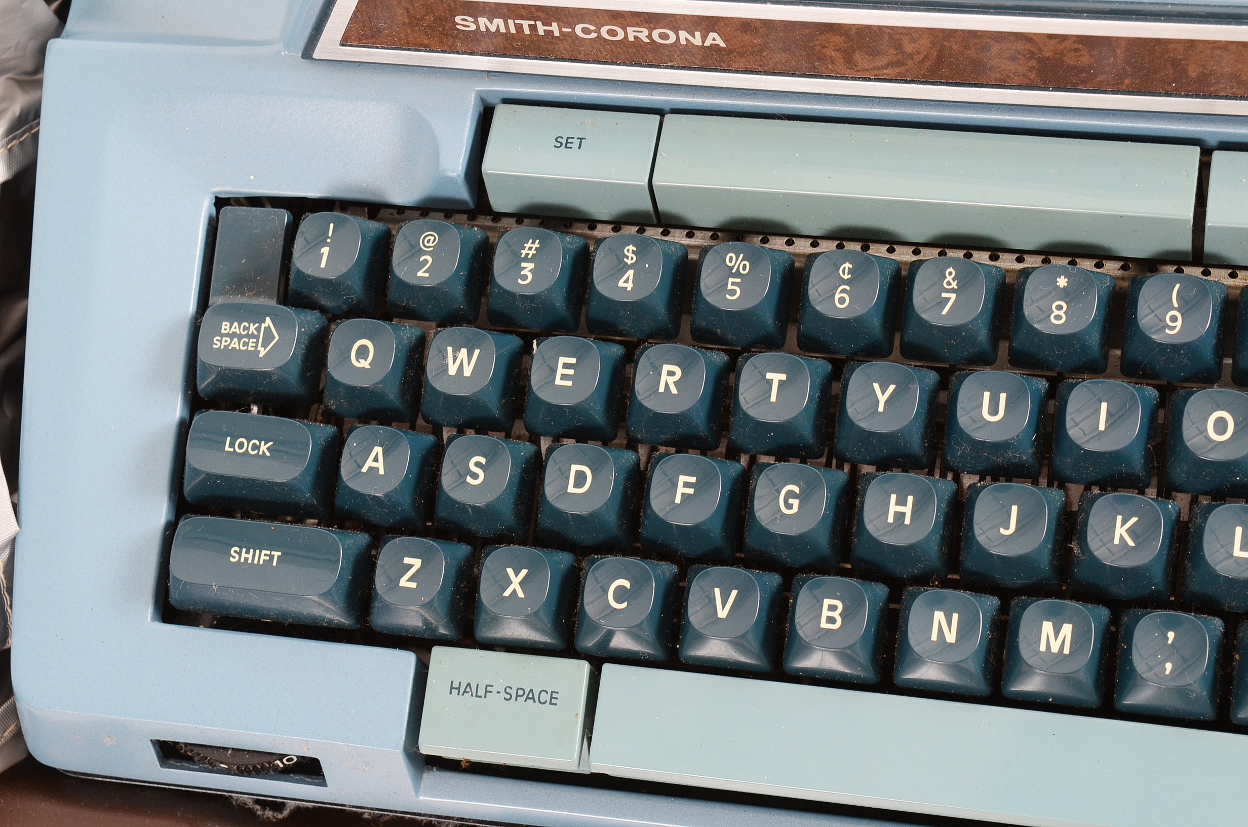 Smith-Corona 2200 Electric Typewriter