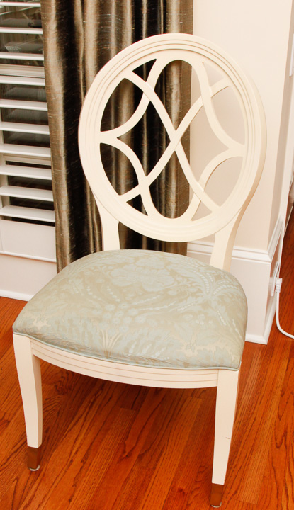 Century Villa Domain Pedestal Dining Table and Chairs