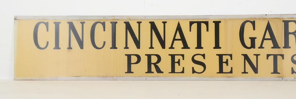 Cincinnati Gardens Presents Sign
