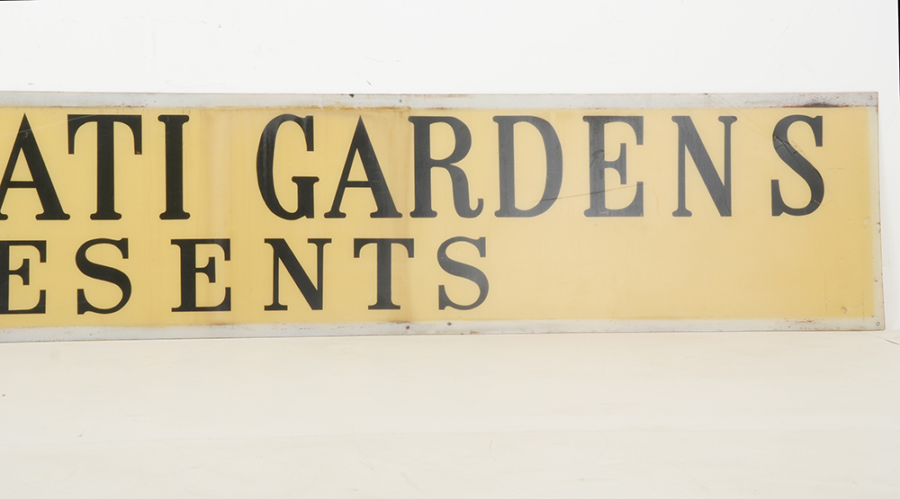 Cincinnati Gardens Presents Sign
