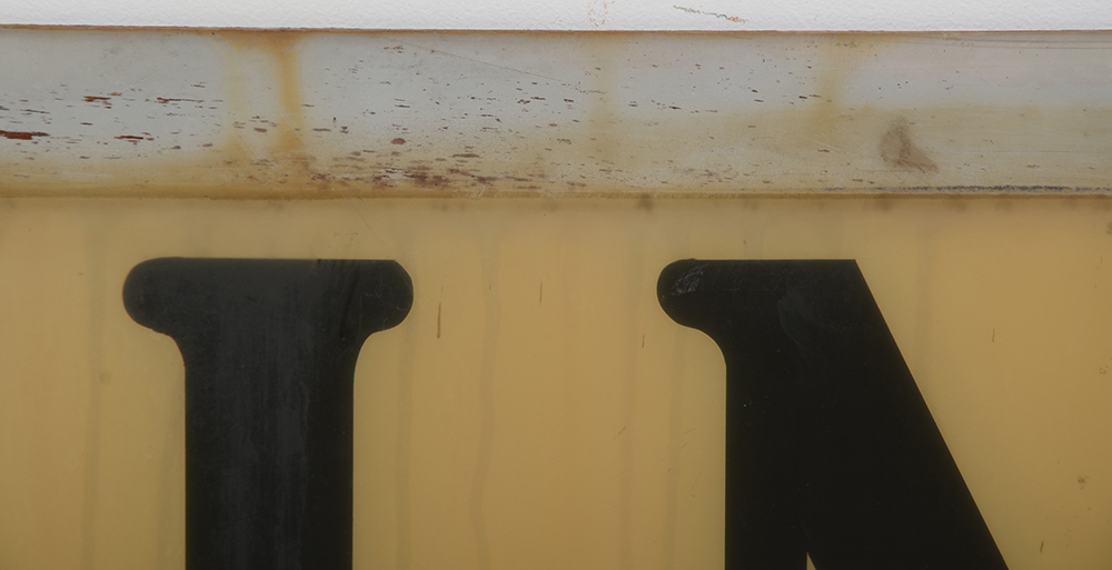 Cincinnati Gardens Presents Sign