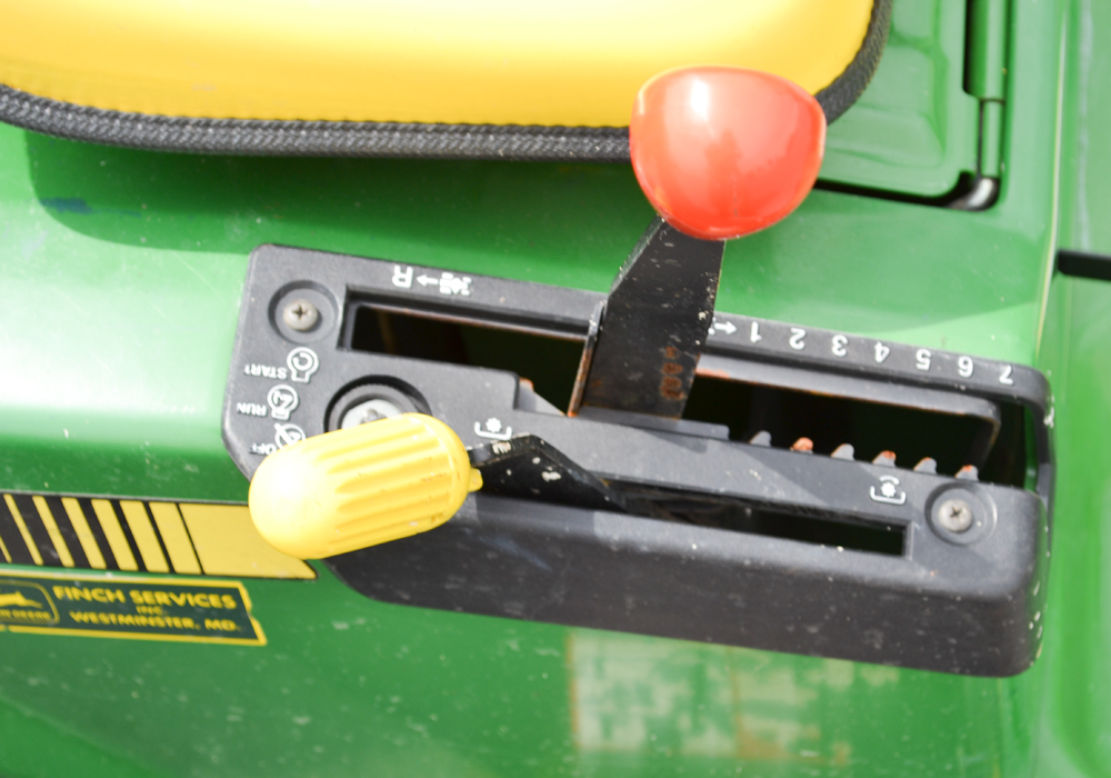 John Deere RX75 Riding Lawnmower