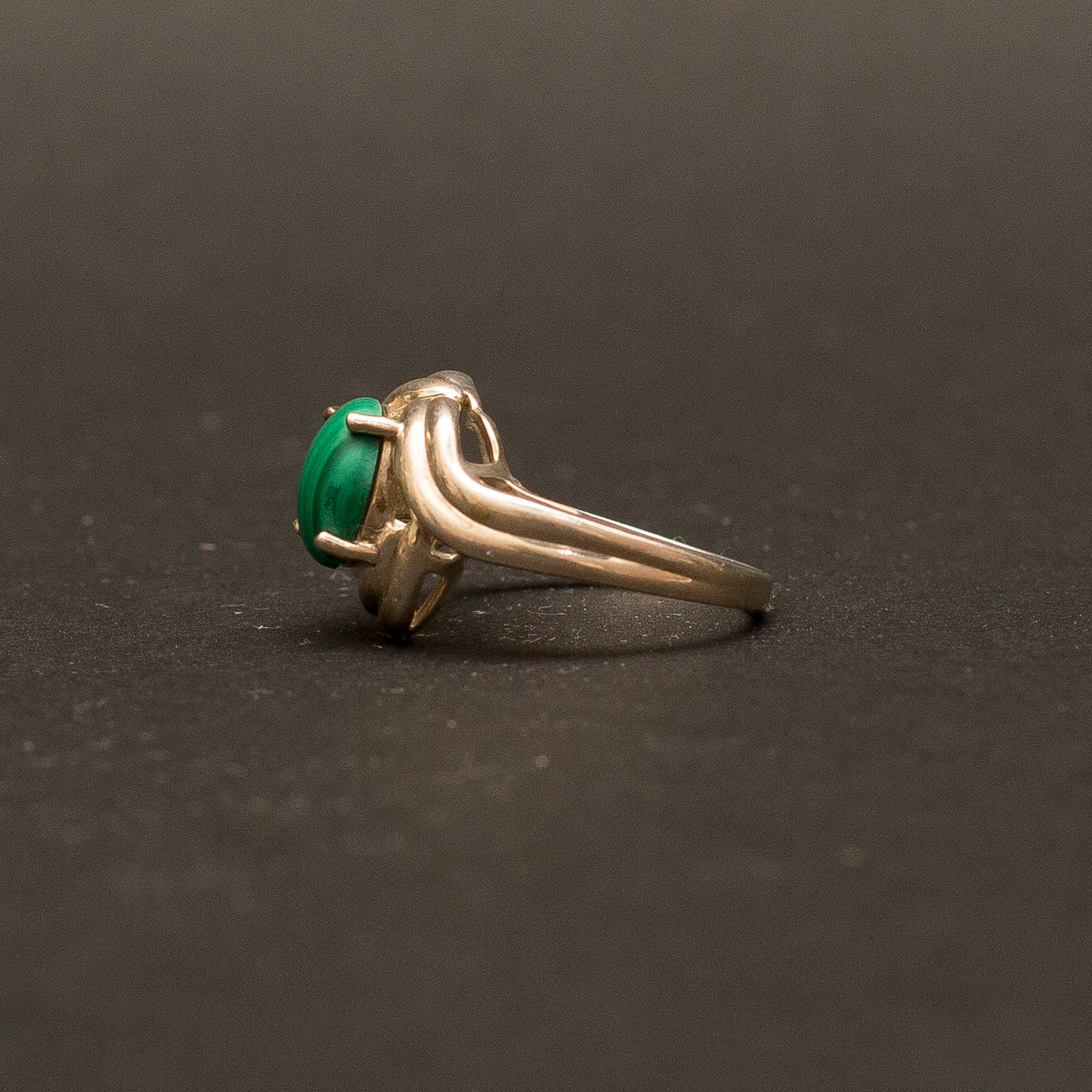 Sterling Silver Knotted Setting and Malachite Ring