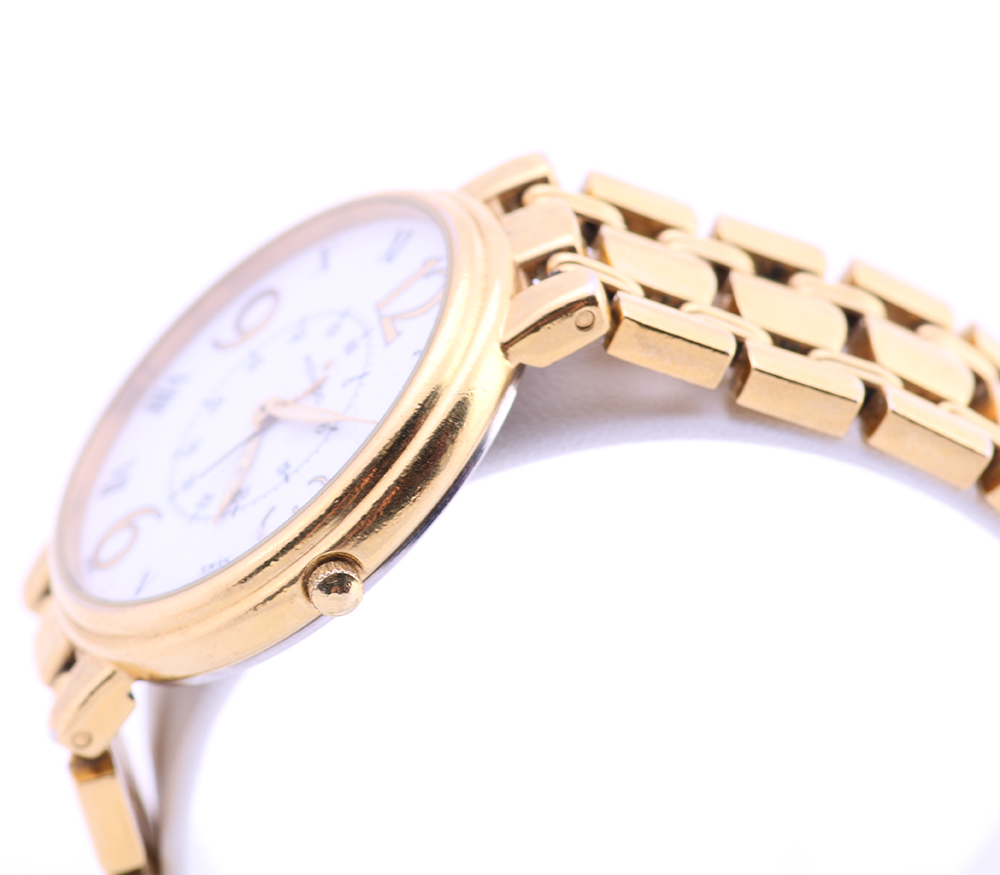 Movado ESQ Wrist Watch Model 8759886 with Electroplate V92 Band