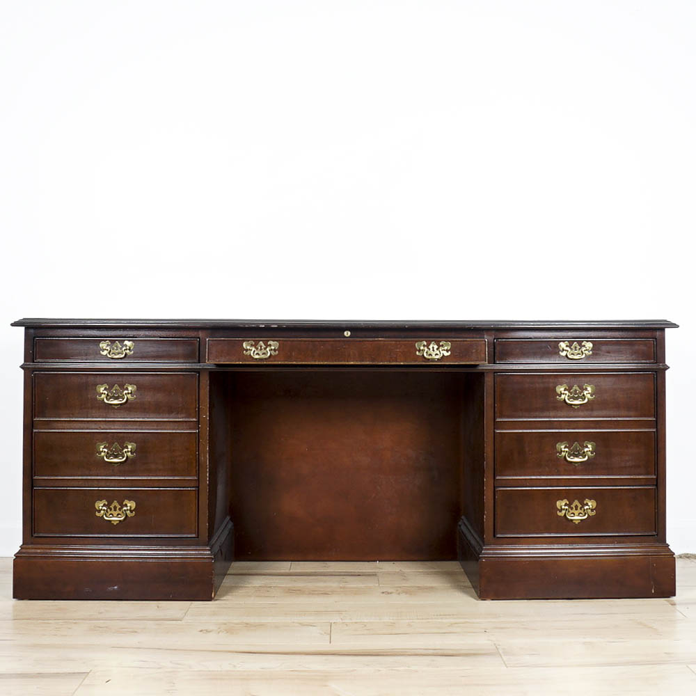 Federal Style Mahogany Sligh Credenza