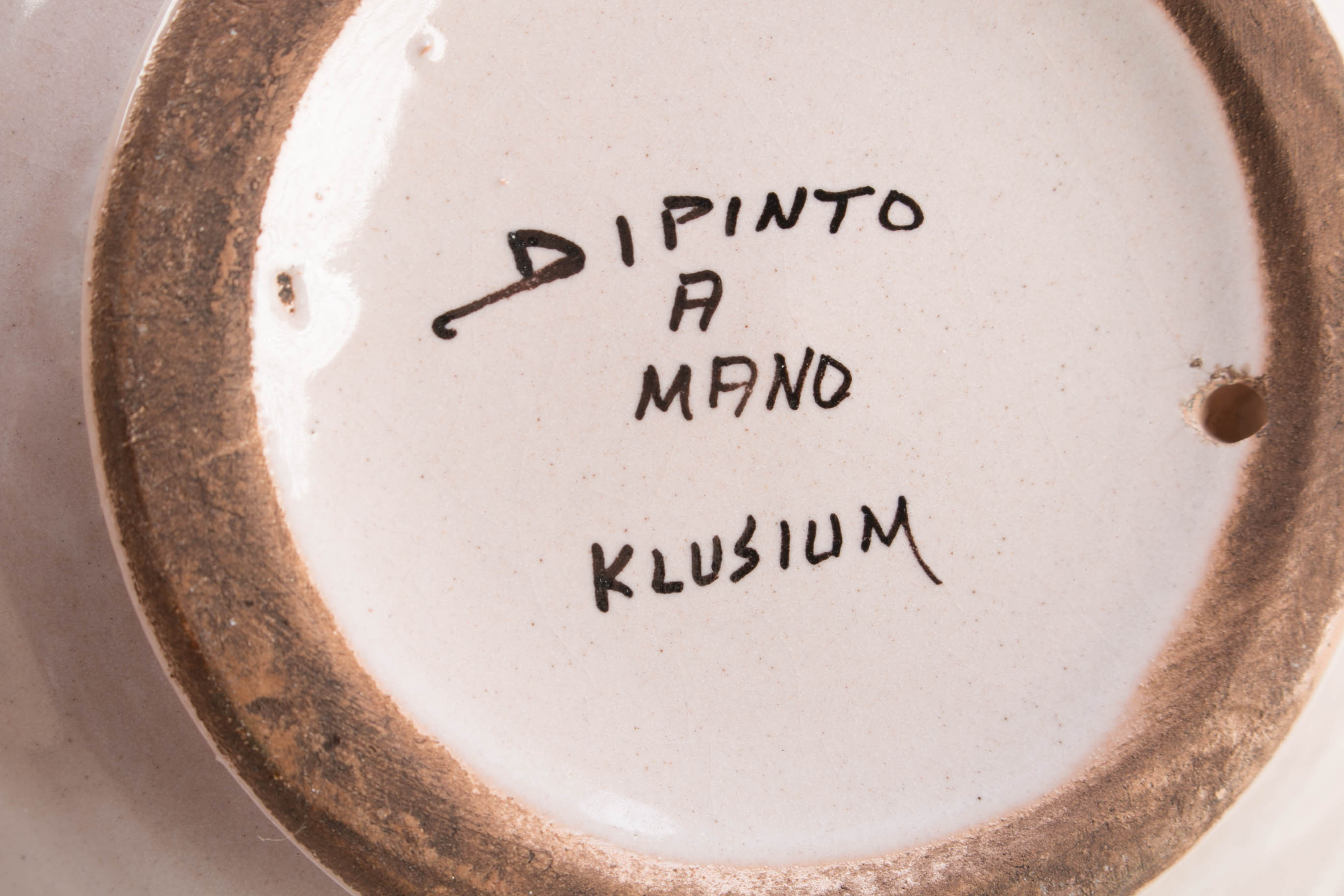 Vintage Dipinto A Mano Klusium Pottery and Other Decorative Items