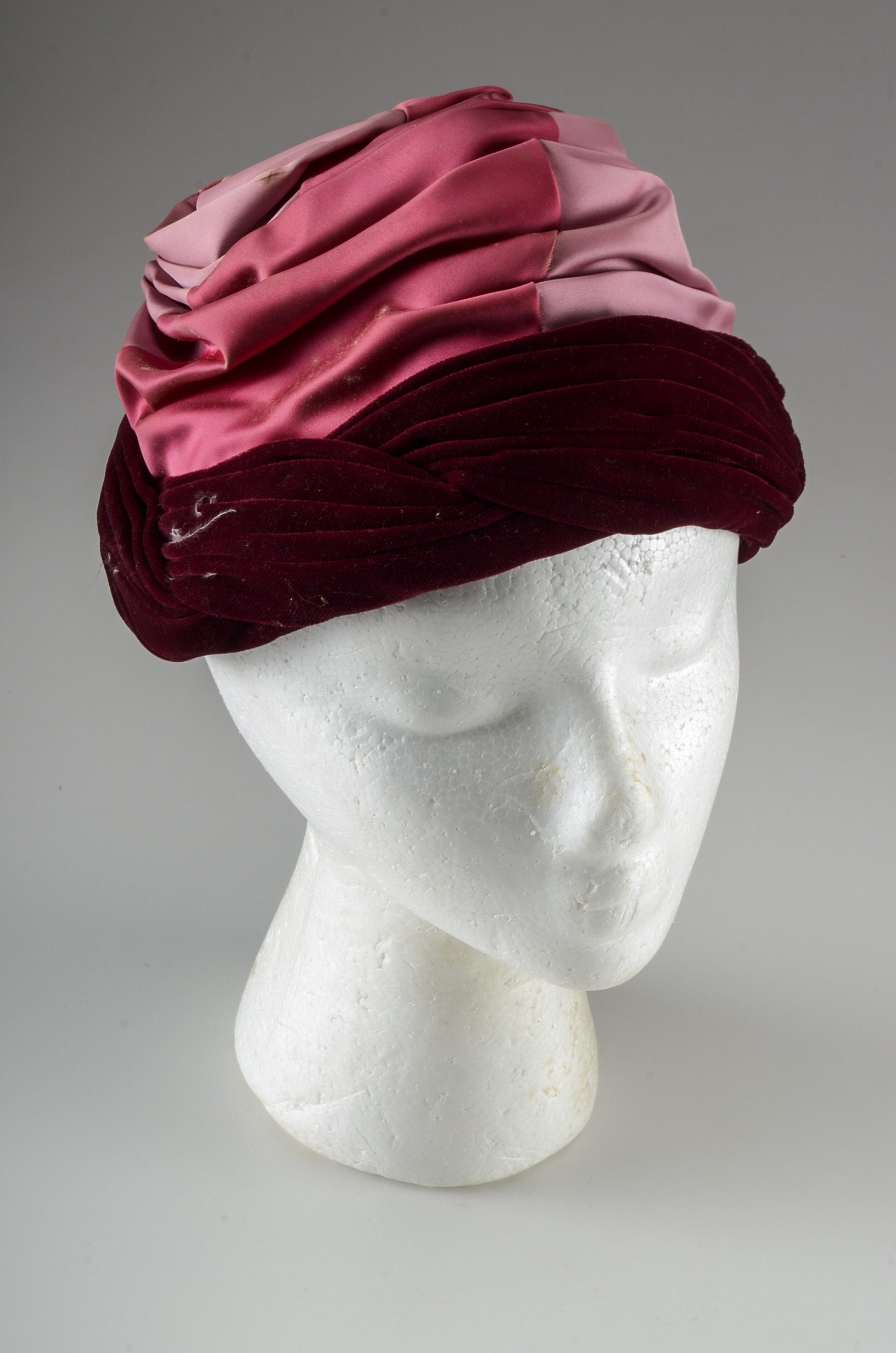 Four Vintage Turban Style Hats in Hat Boxes