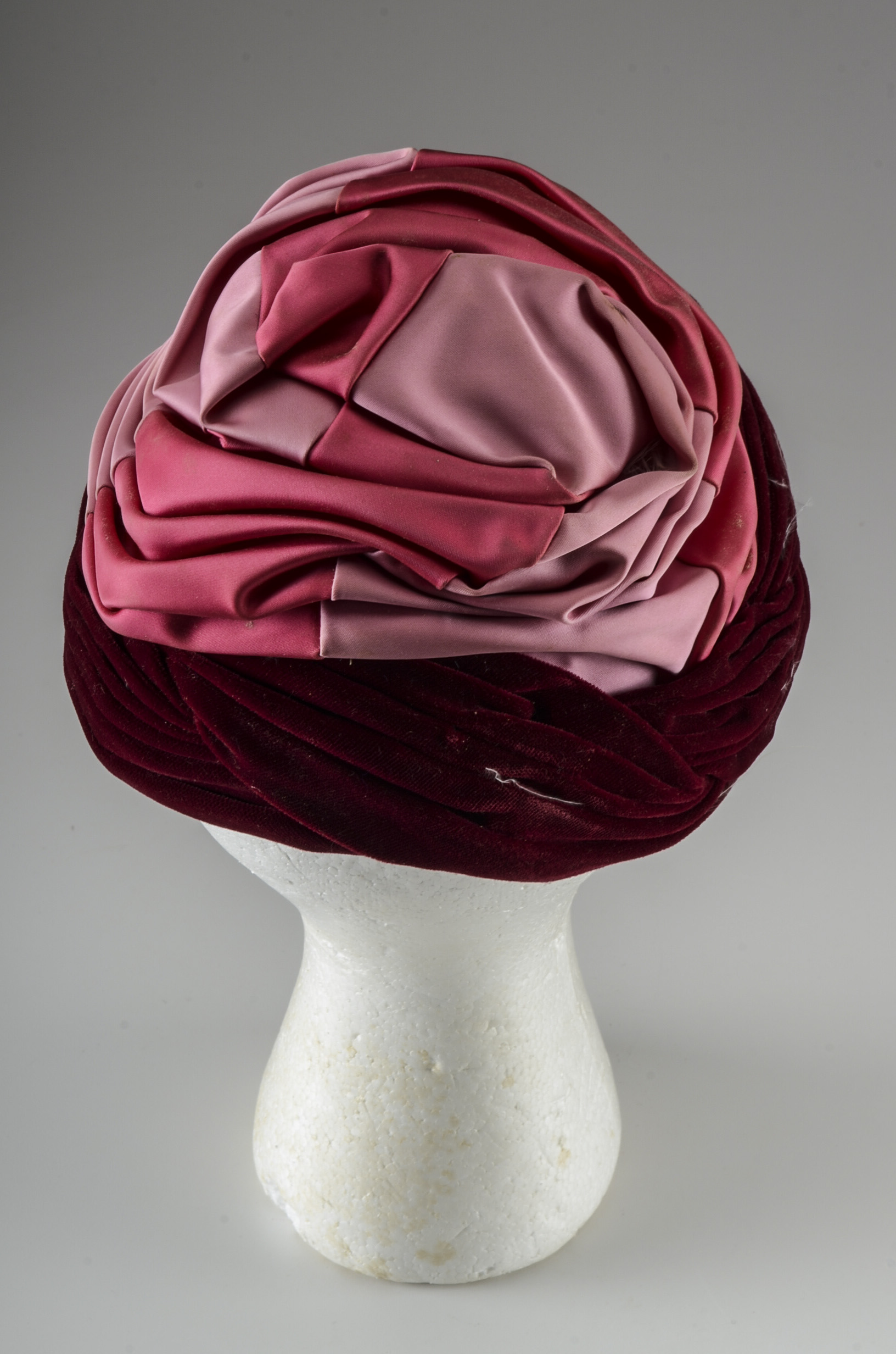 Four Vintage Turban Style Hats in Hat Boxes