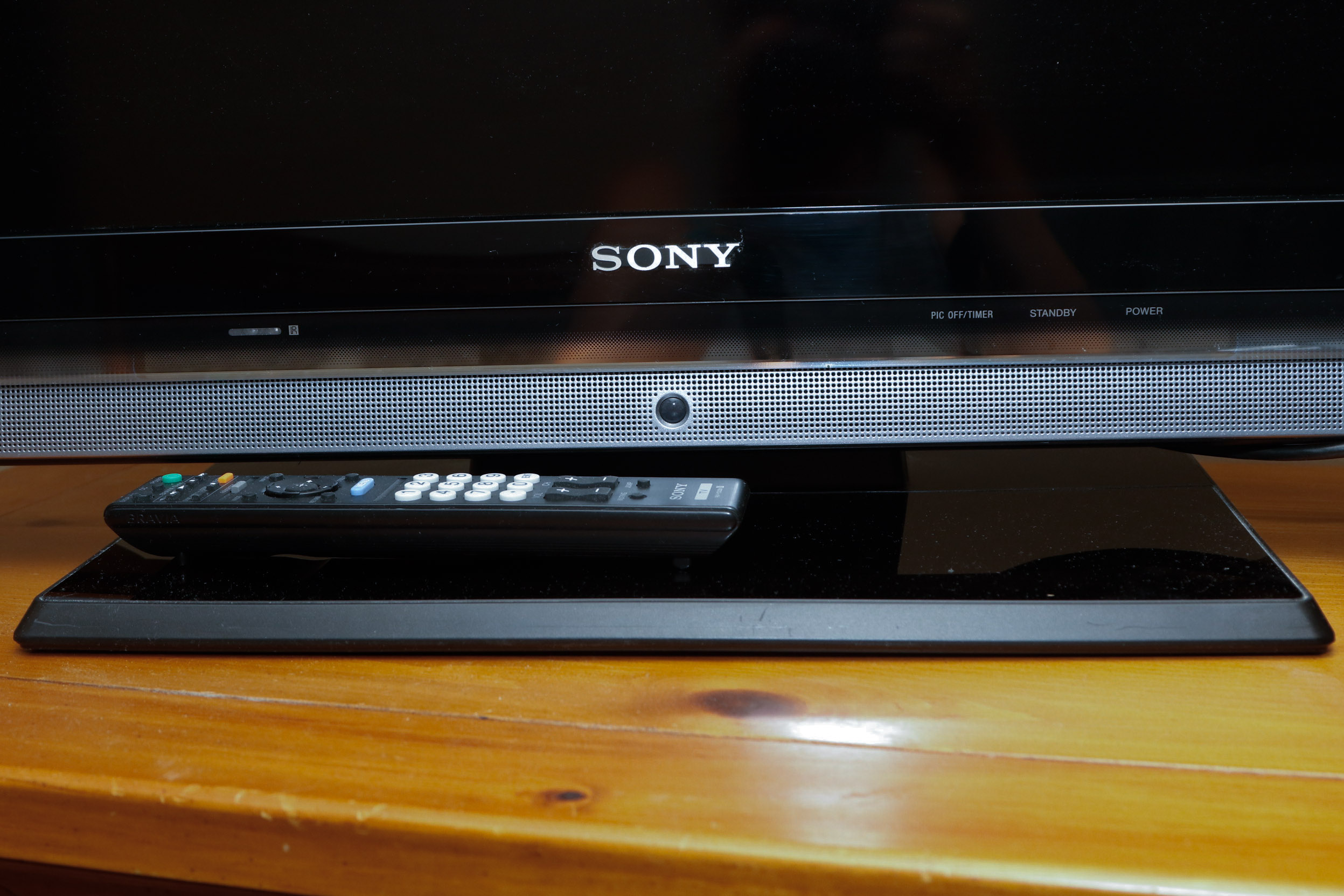 Sony BRAVIA 40" Eco LCD HD Television with Magnavox Blue-Ray Player