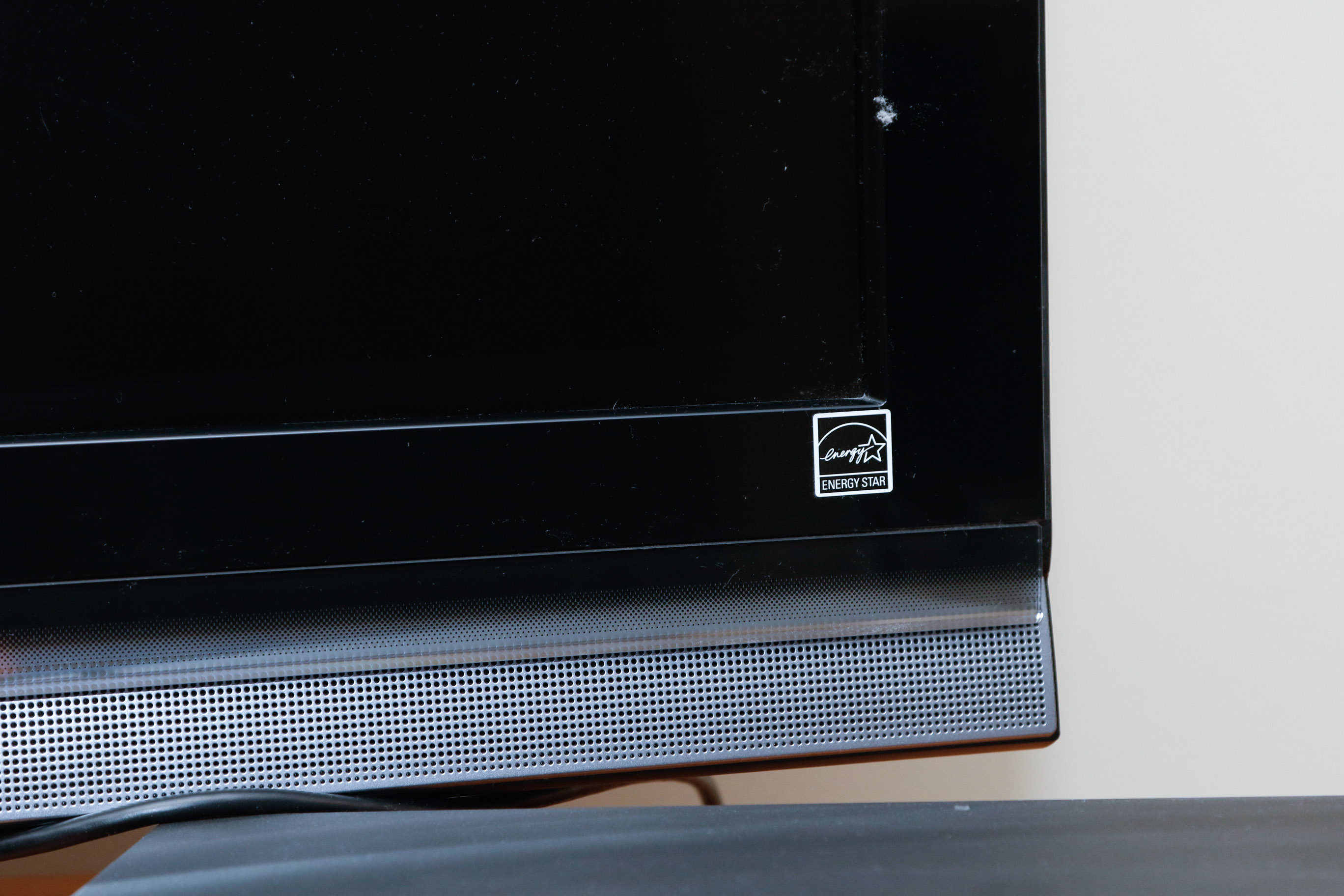 Sony BRAVIA 40" Eco LCD HD Television with Magnavox Blue-Ray Player