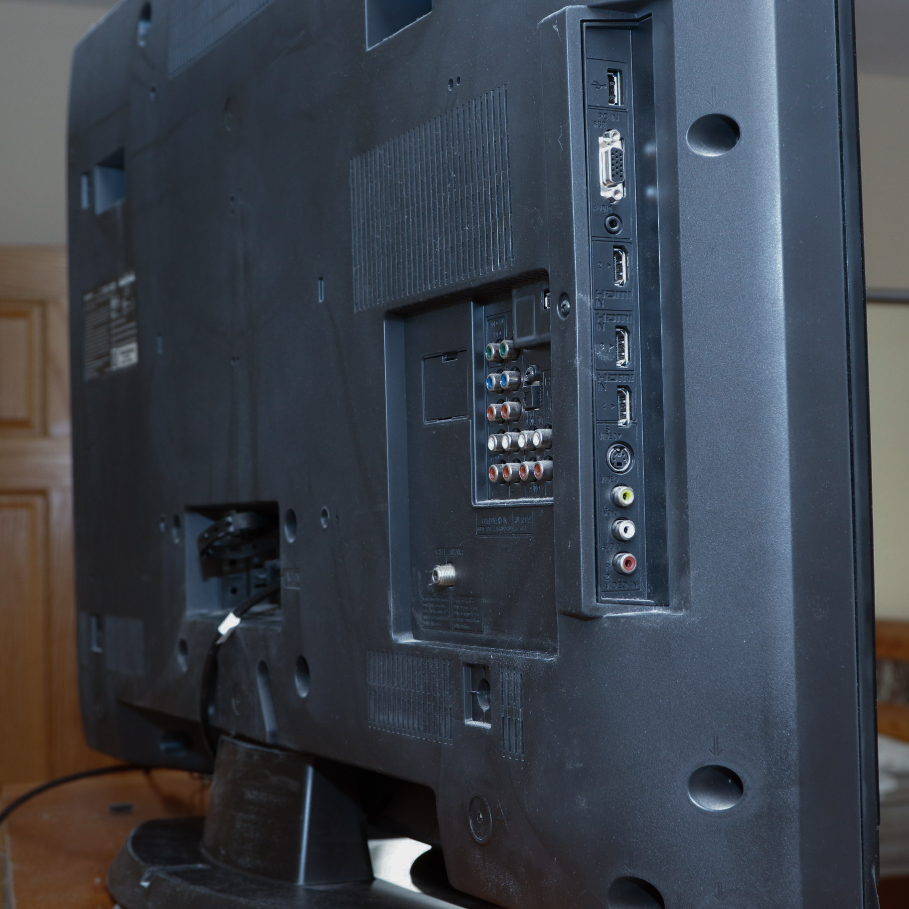 Sony BRAVIA 40" Eco LCD HD Television with Magnavox Blue-Ray Player