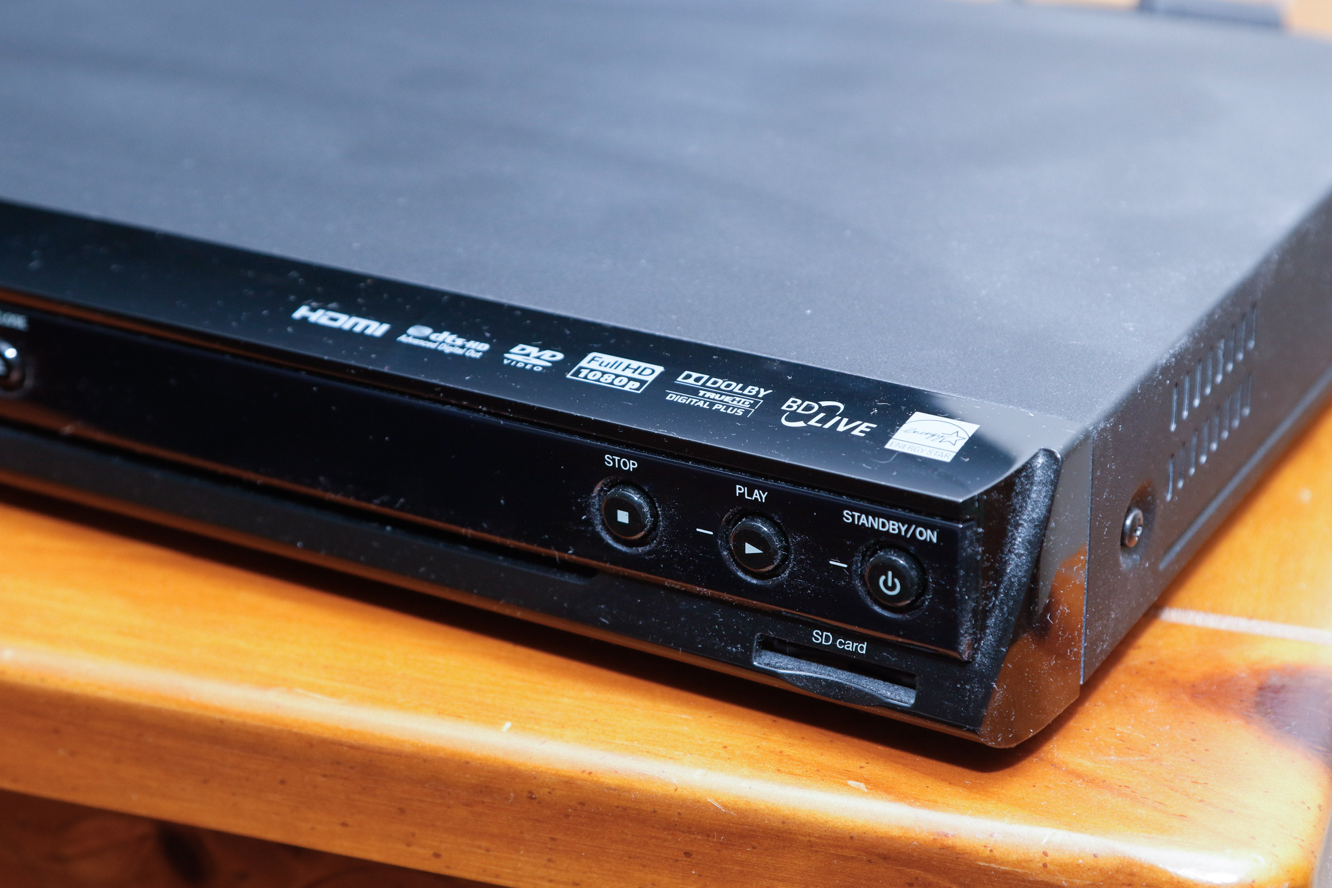 Sony BRAVIA 40" Eco LCD HD Television with Magnavox Blue-Ray Player