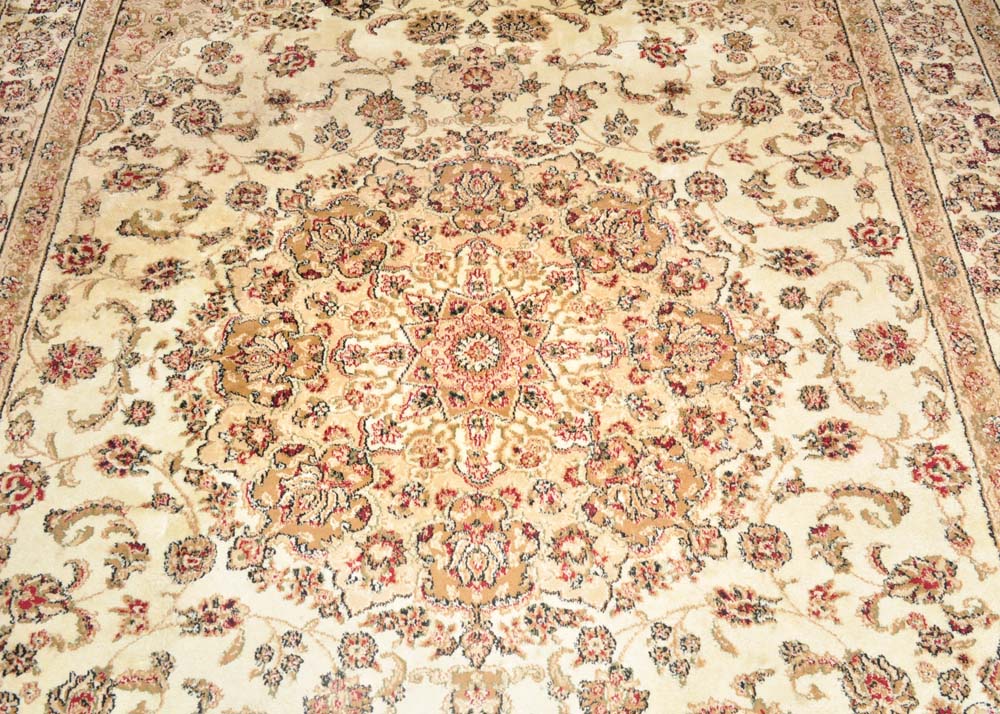 Safavieh Area Rug from the Lyndhurst Collection