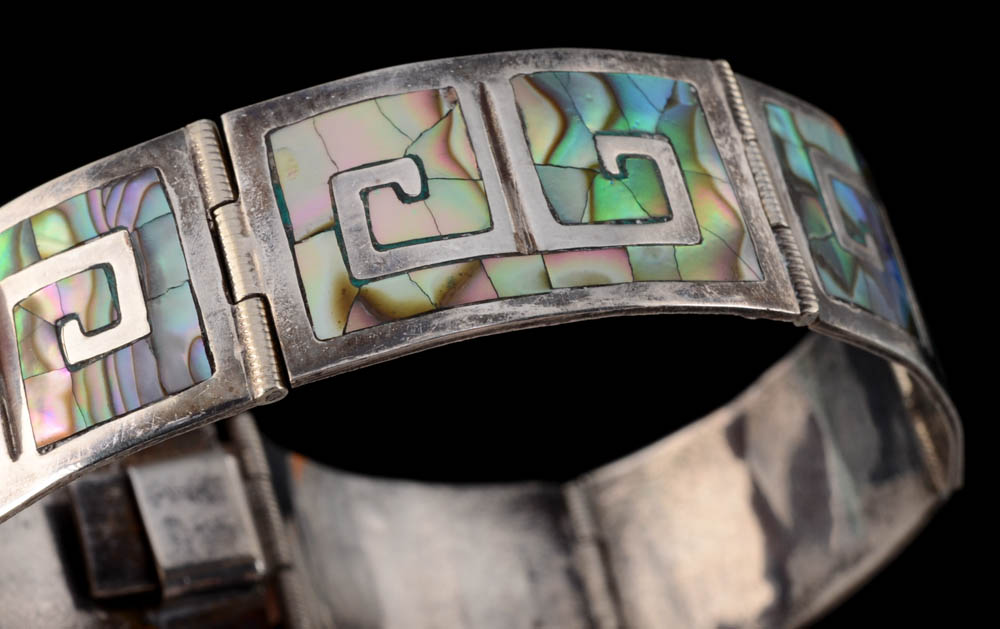 Vintage Los Ballestros Signed Mexican Sterling Silver and Abalone Inlaid Hinge Bracelet
