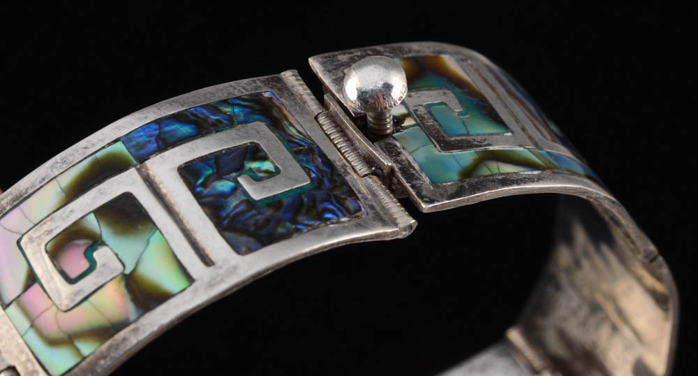 Vintage Los Ballestros Signed Mexican Sterling Silver and Abalone Inlaid Hinge Bracelet