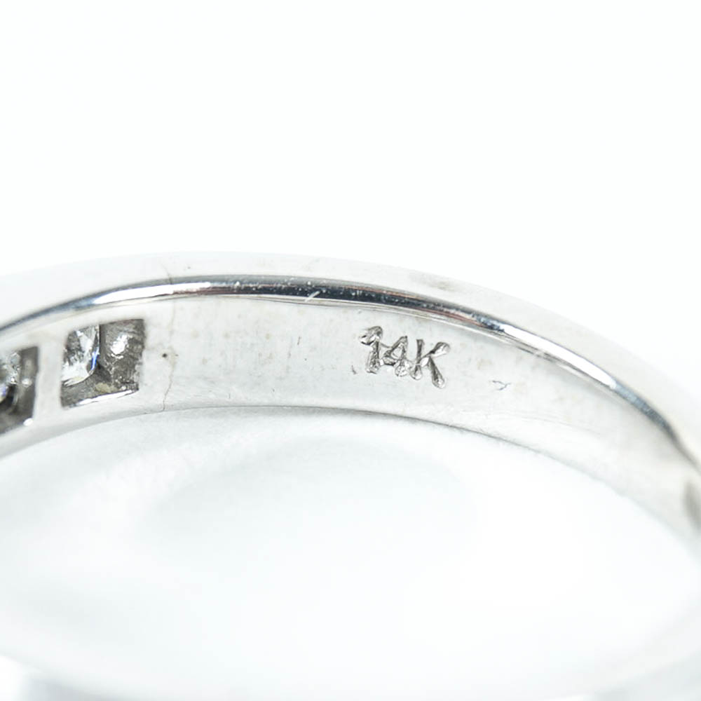 14K White Gold Emerald Cut with Princess Cut Diamond Ring