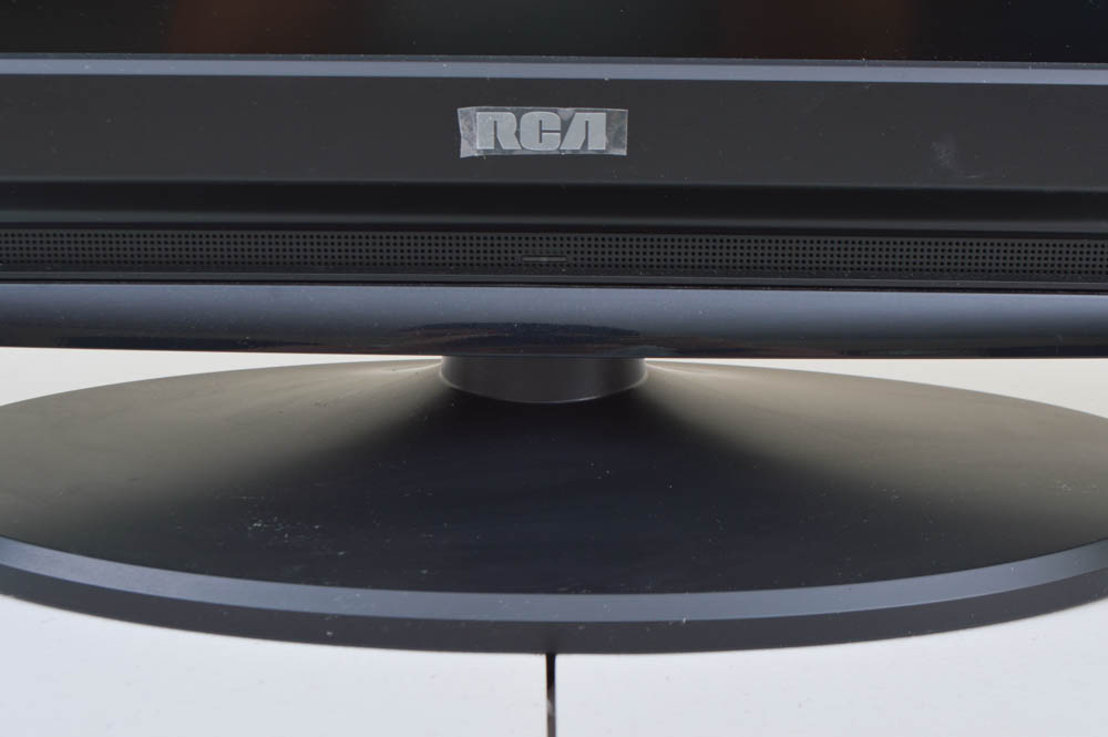 RCA Flatscreen Television With Remote