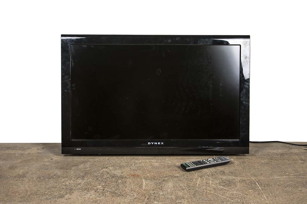 Dynex Flat-Screen 32" LCD Television