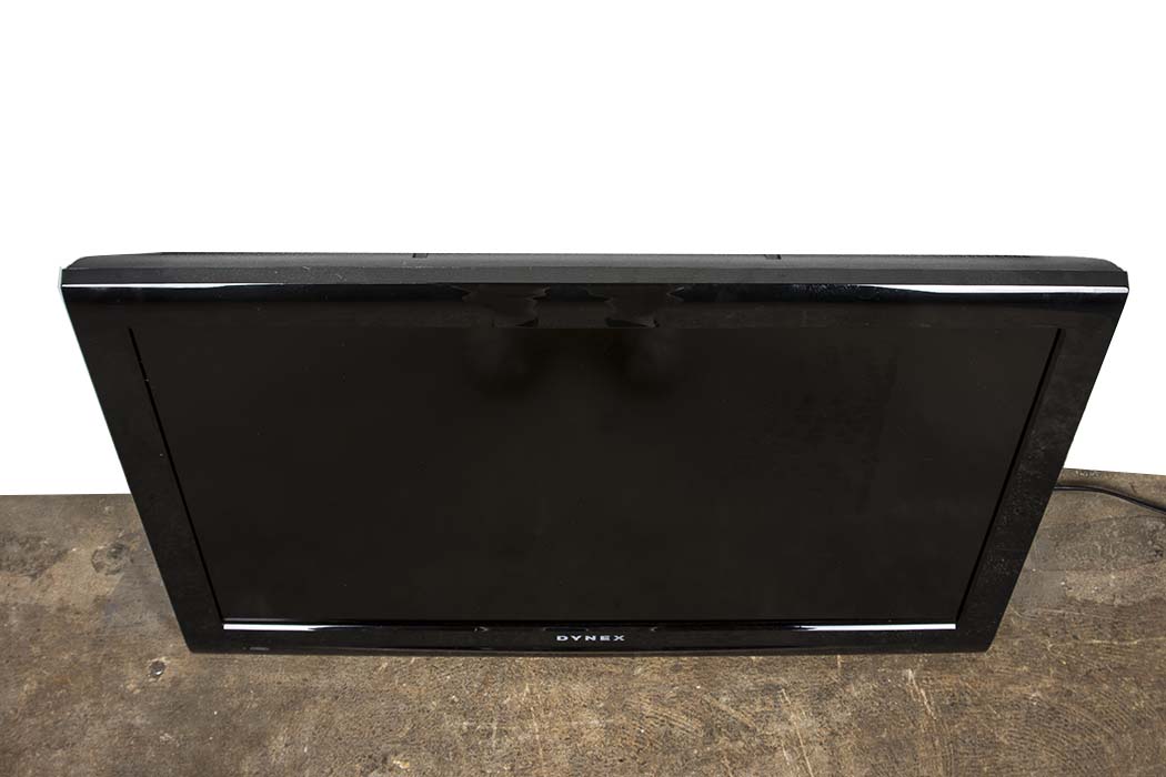 Dynex Flat-Screen 32" LCD Television
