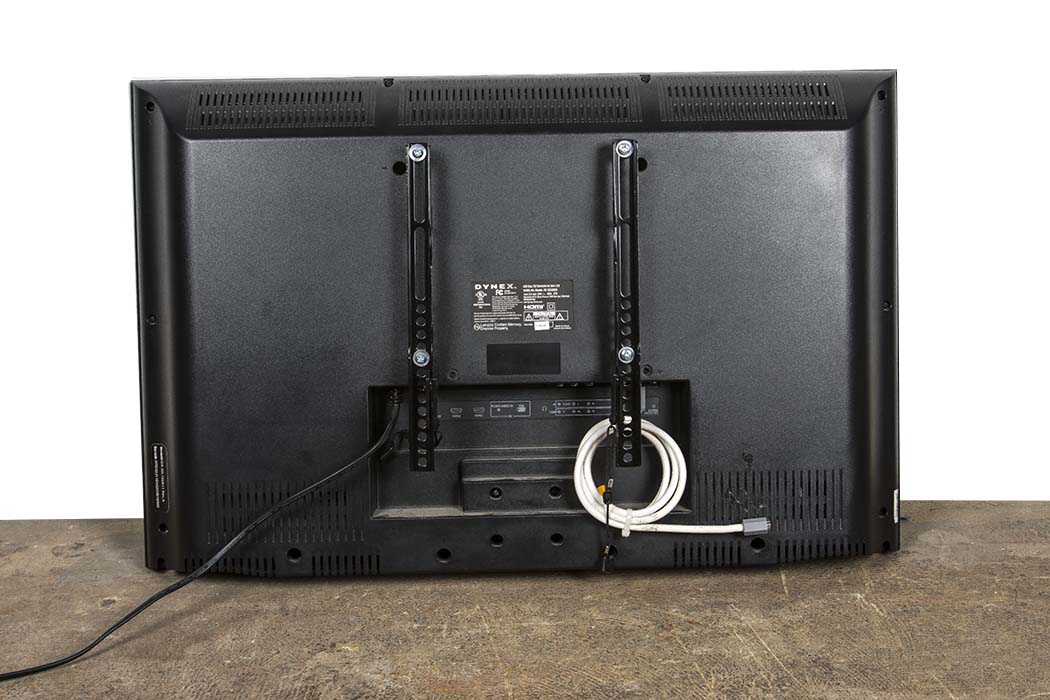 Dynex Flat-Screen 32" LCD Television