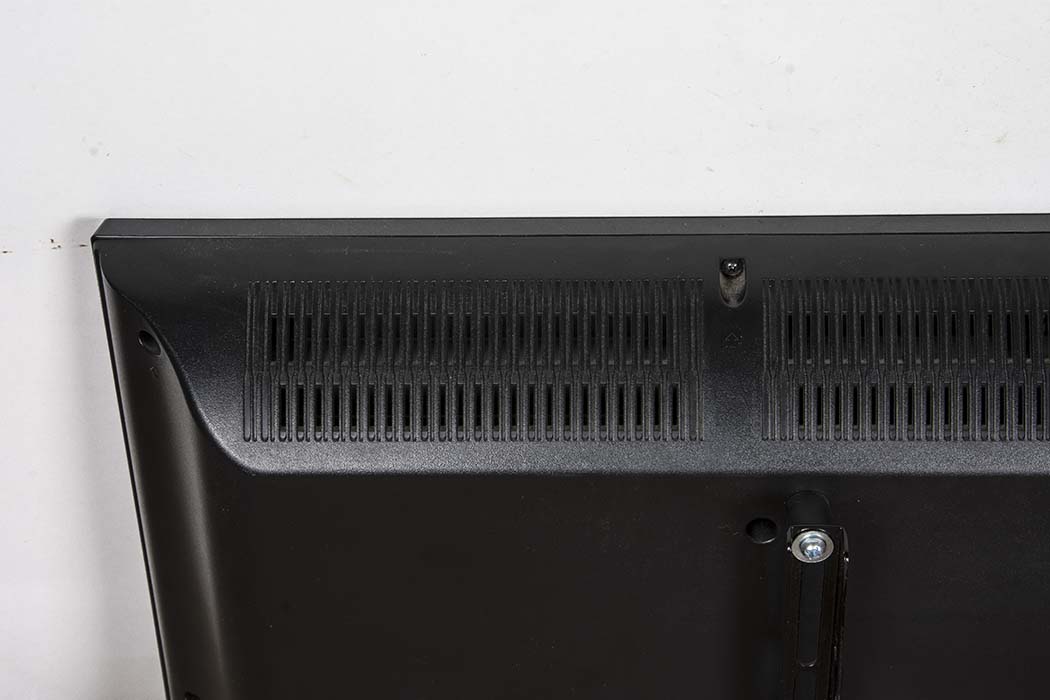 Dynex Flat-Screen 32" LCD Television