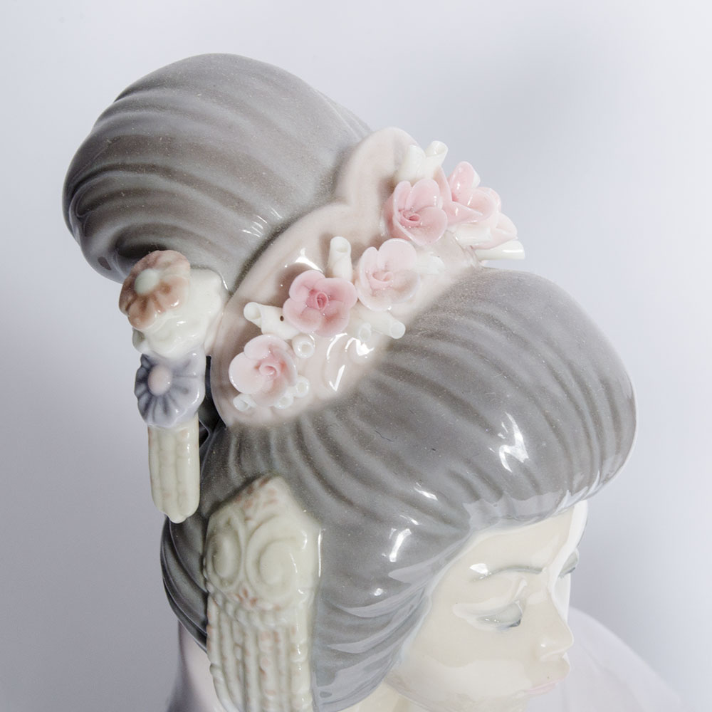 Lladró "Mariko" Porcelain Figurine