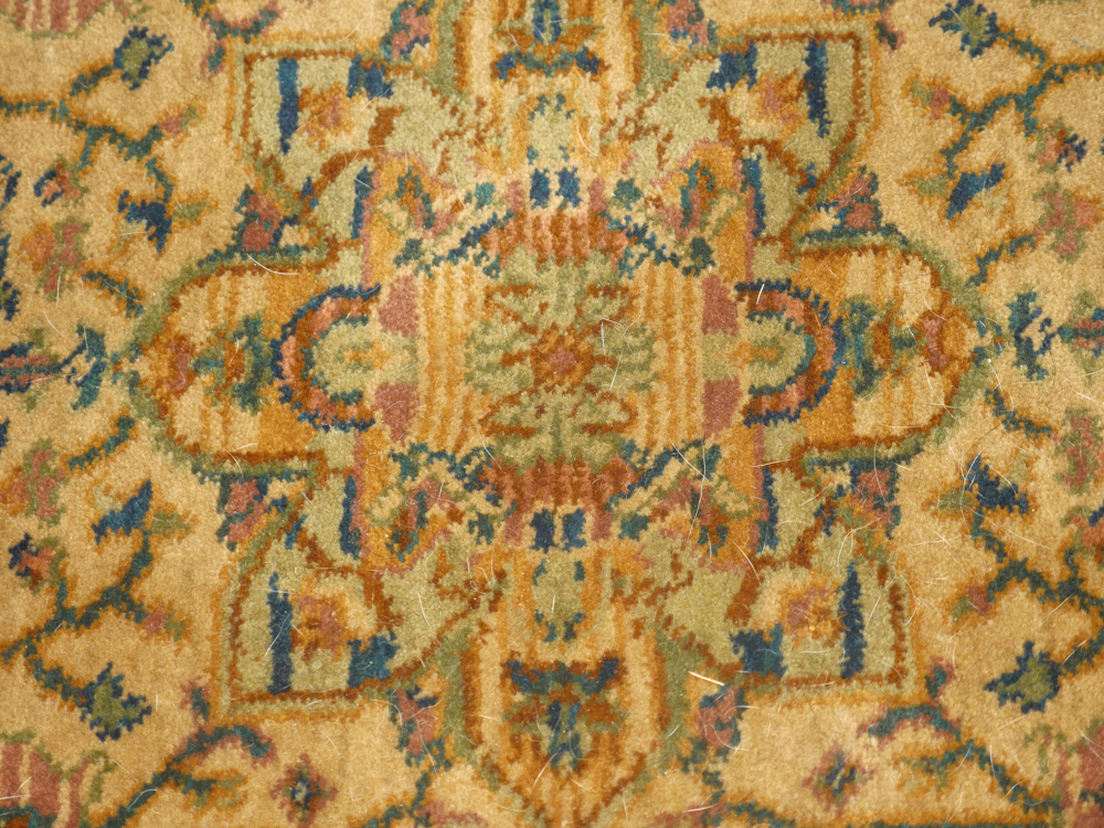 Ornate Machine-Made Heriz-Style Carpet Runner