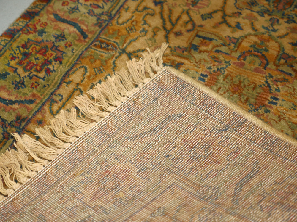 Ornate Machine-Made Heriz-Style Carpet Runner