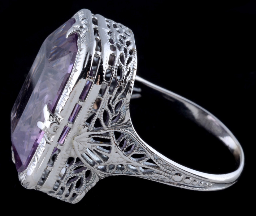 Early 20th Century 14K White Gold Amethyst Filigree Ring