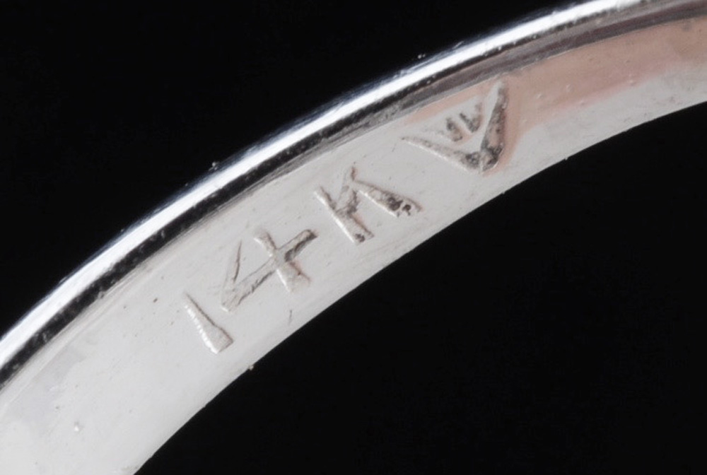 Early 20th Century 14K White Gold Amethyst Filigree Ring