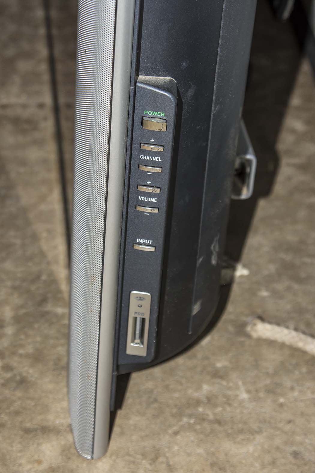 Sony Wega Television With Mount