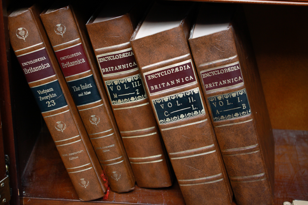 "Encyclopedia Britannica" 200th Anniversary Edition