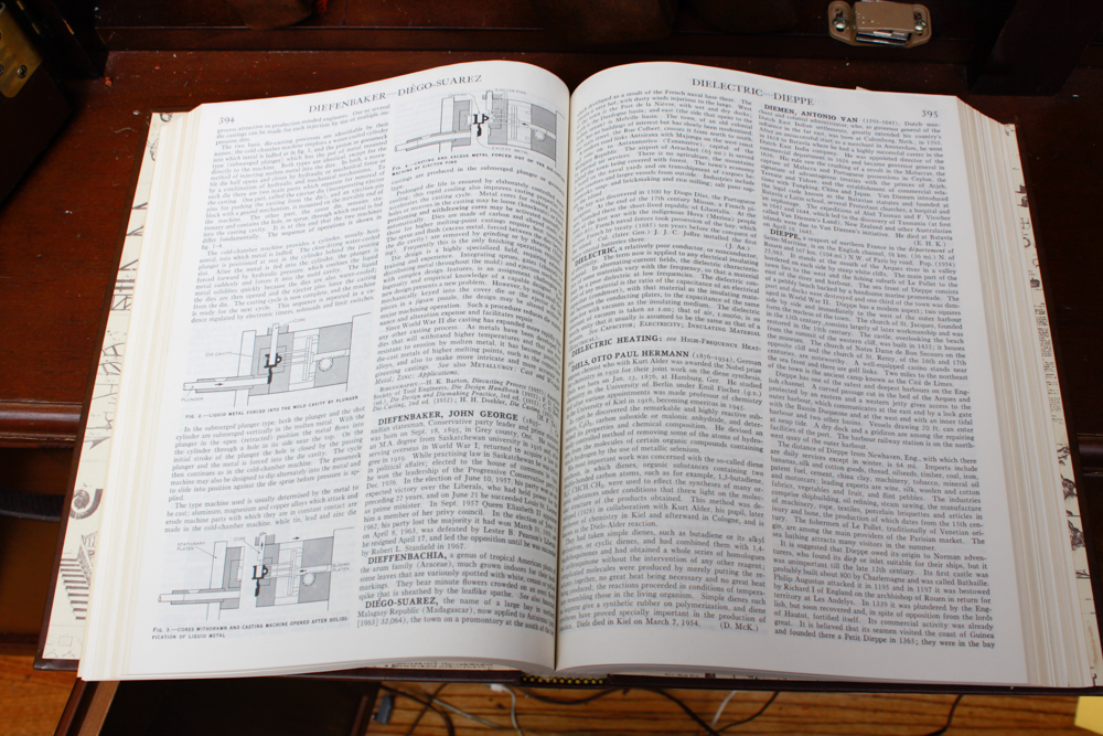 "Encyclopedia Britannica" 200th Anniversary Edition