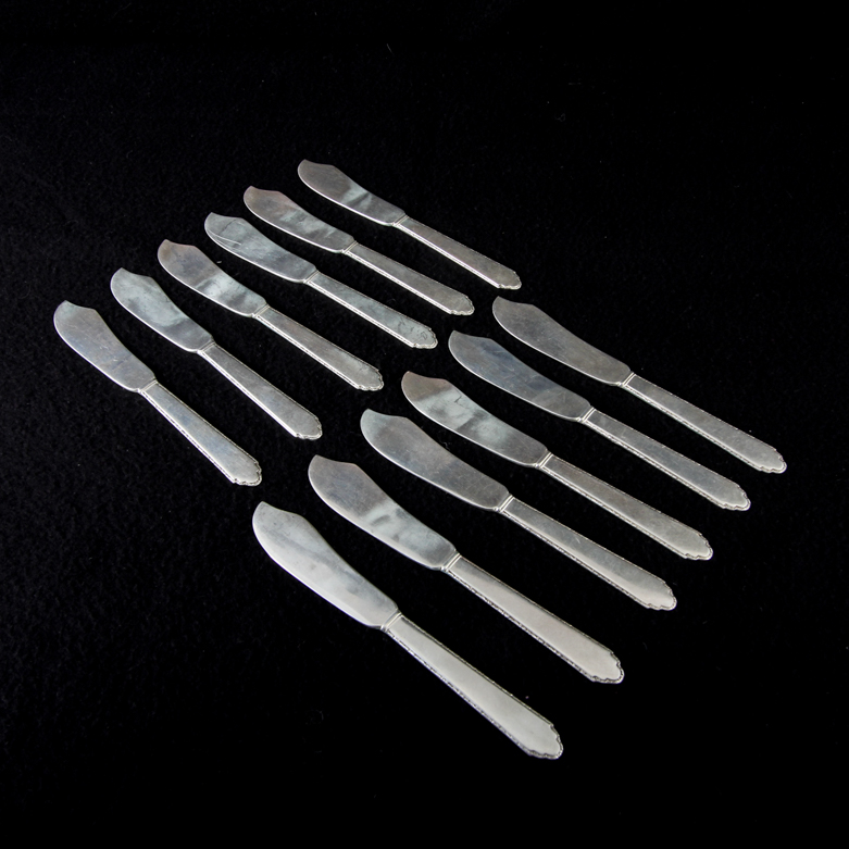 Lunt "Treasure" Sterling Silver Flatware in Box