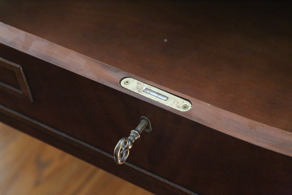 Henredon Historic Natchez Marble Top Console Table