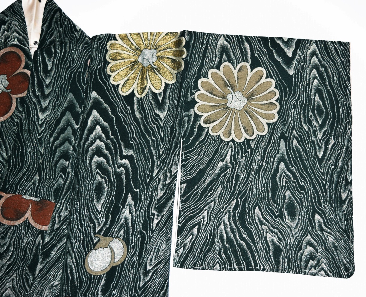 Showa Period Urushi Metalic Faux Bois Kimono