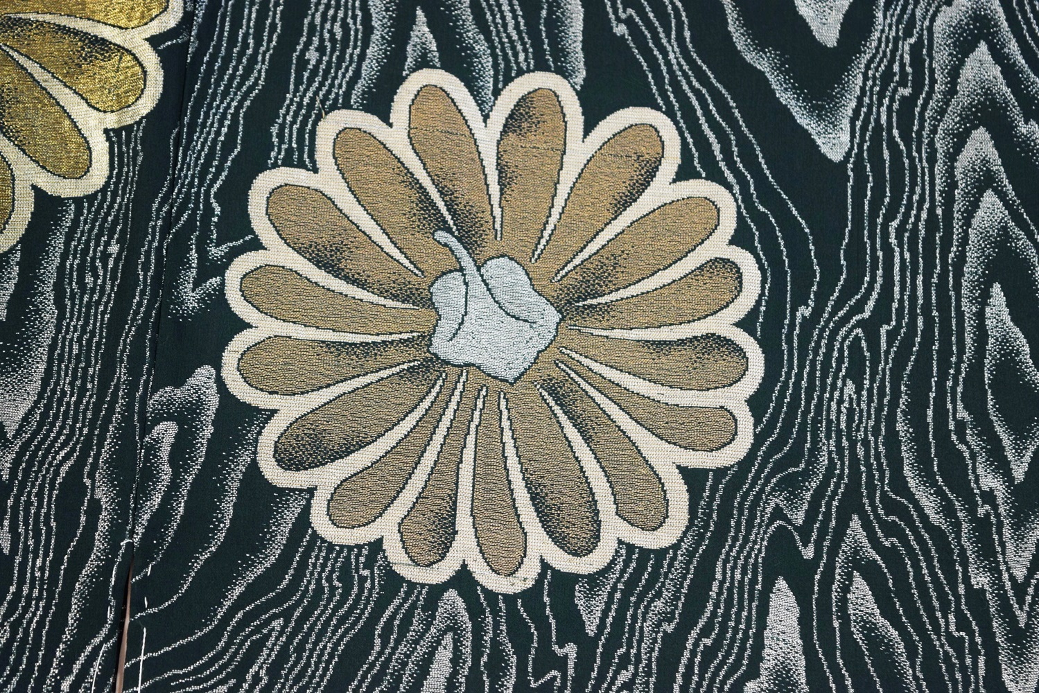 Showa Period Urushi Metalic Faux Bois Kimono