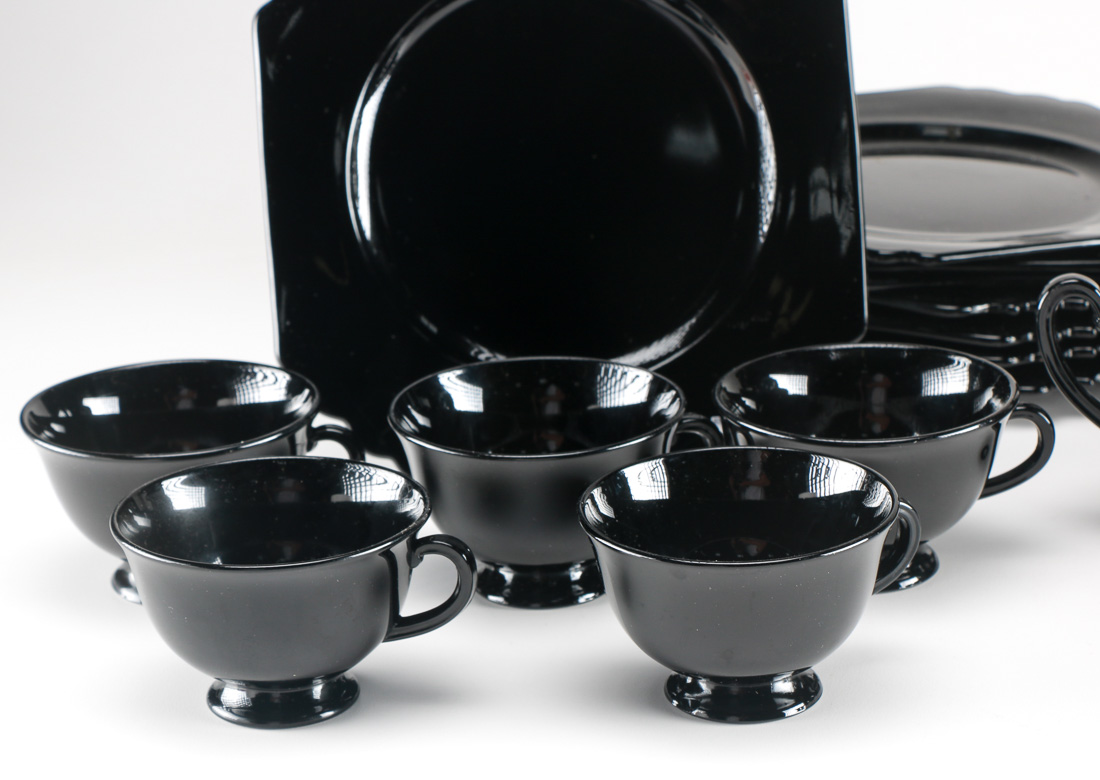 Black Art Deco Style Dinnerware