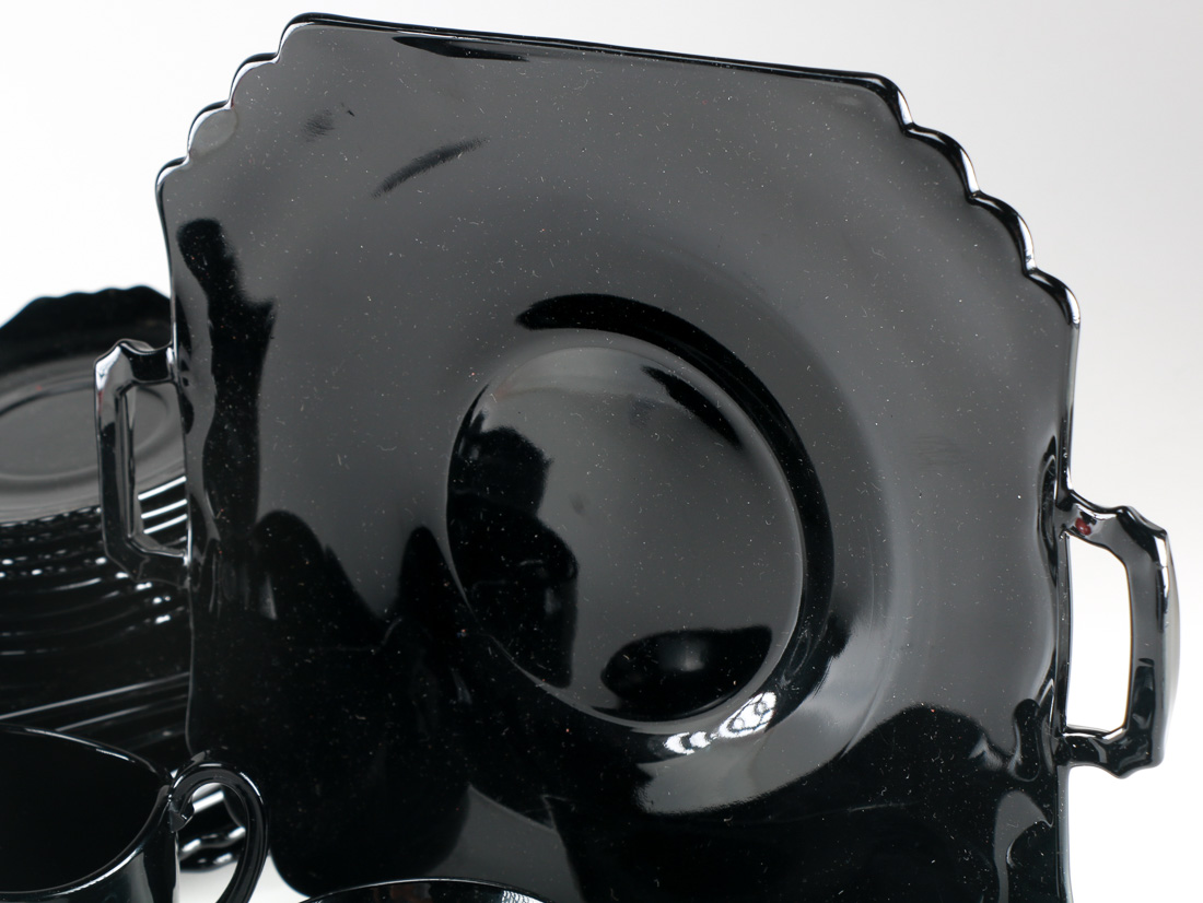 Black Art Deco Style Dinnerware