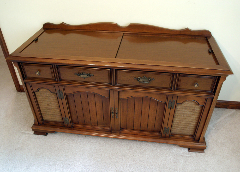 Magnavox Stereo Console
