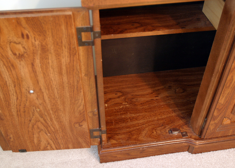 Broyhill China Cabinet