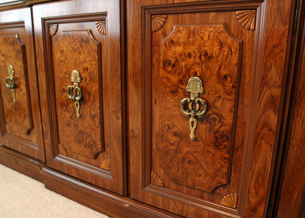 Broyhill China Cabinet