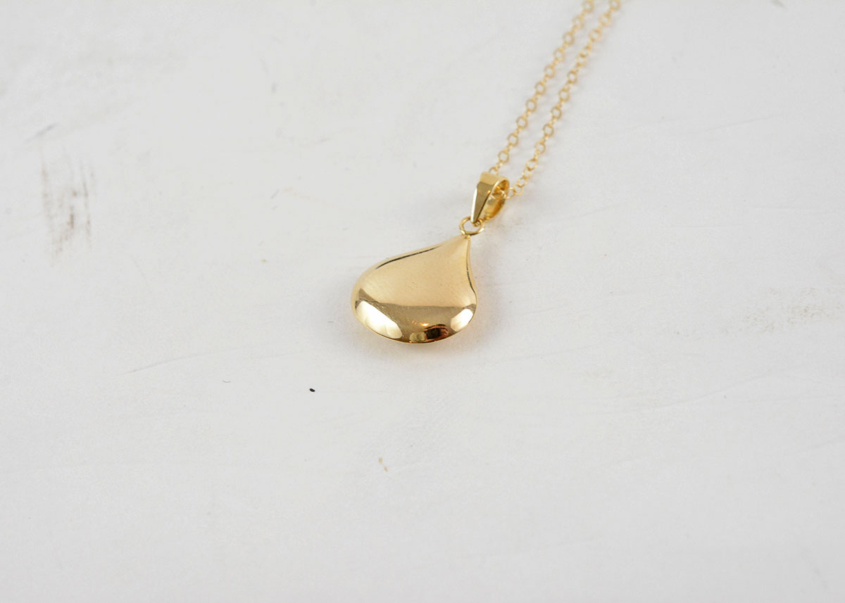 14K Yellow Gold Necklace with Teardrop Pendant