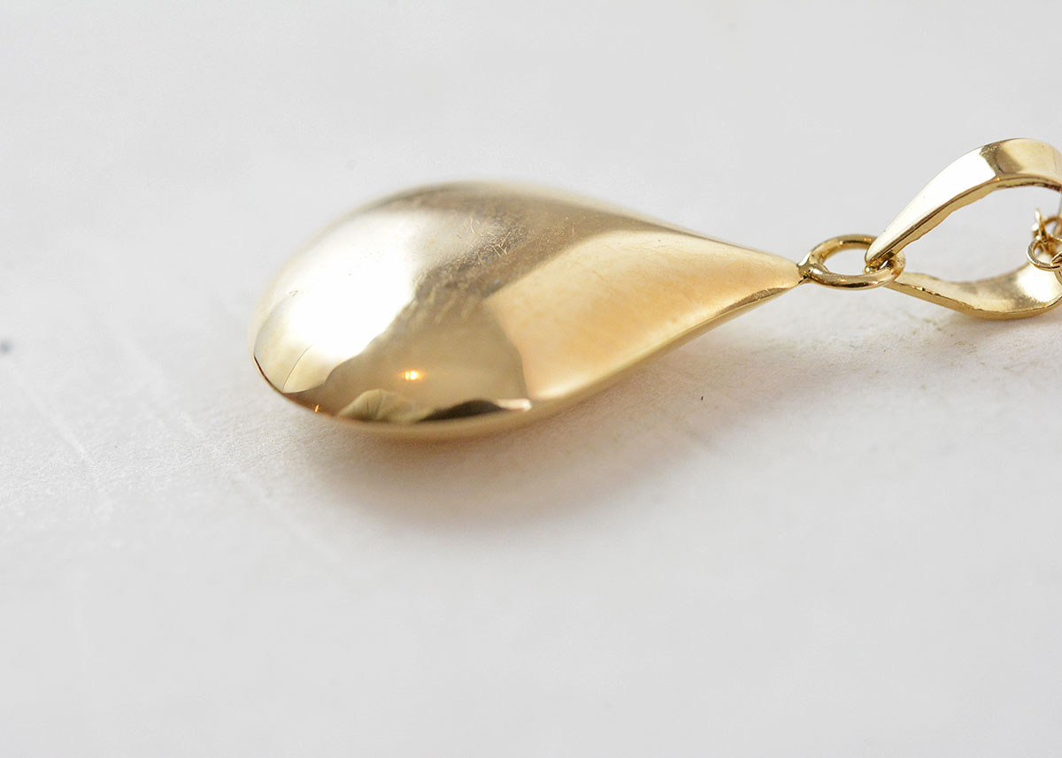 14K Yellow Gold Necklace with Teardrop Pendant
