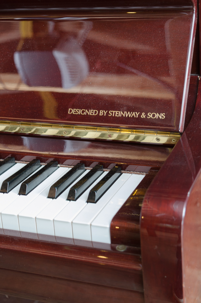 Boston UP-118E Piano Designed by Steinway & Sons with Bench