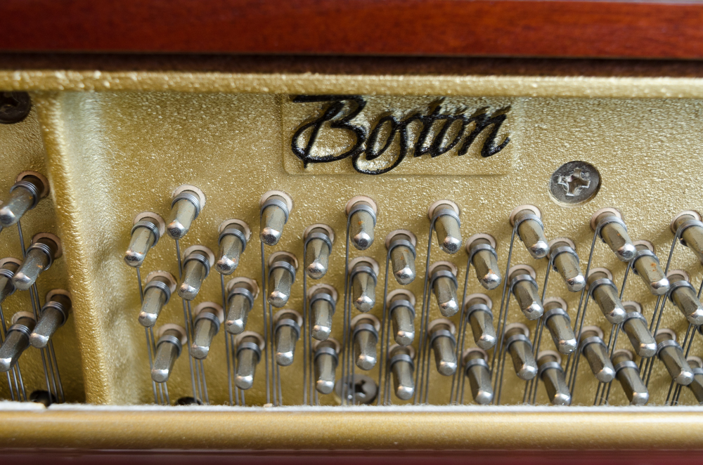 Boston UP-118E Piano Designed by Steinway & Sons with Bench