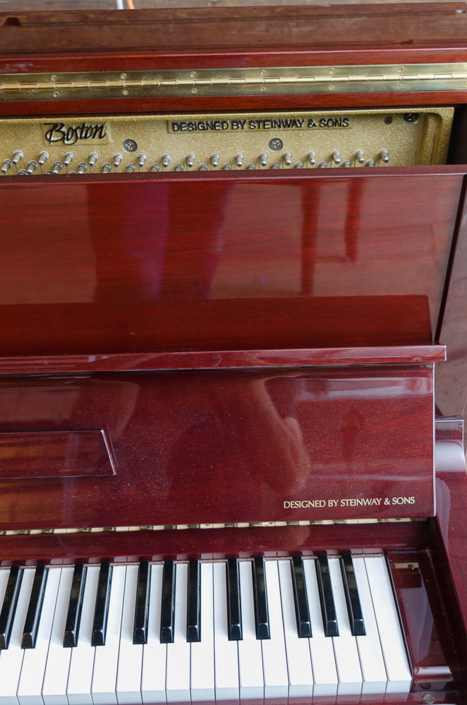 Boston UP-118E Piano Designed by Steinway & Sons with Bench