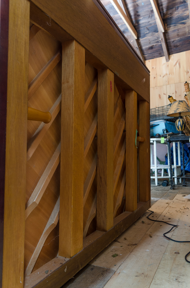 Boston UP-118E Piano Designed by Steinway & Sons with Bench