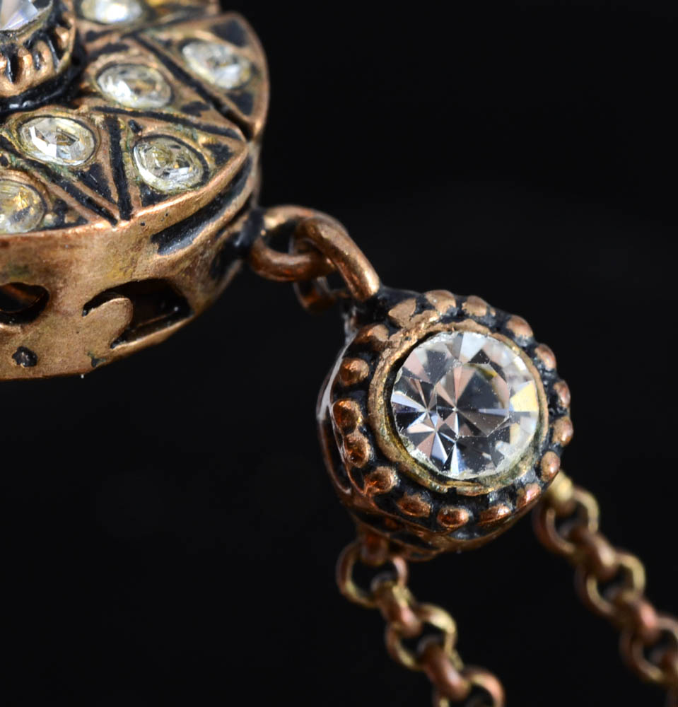 Vintage Round Pendant Necklace